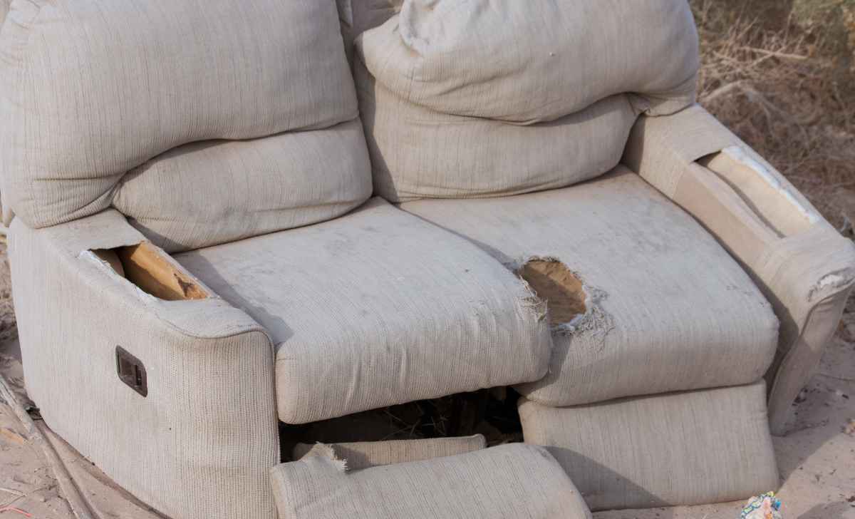 How Do I Get Rid of Old Couches in Brisbane? 